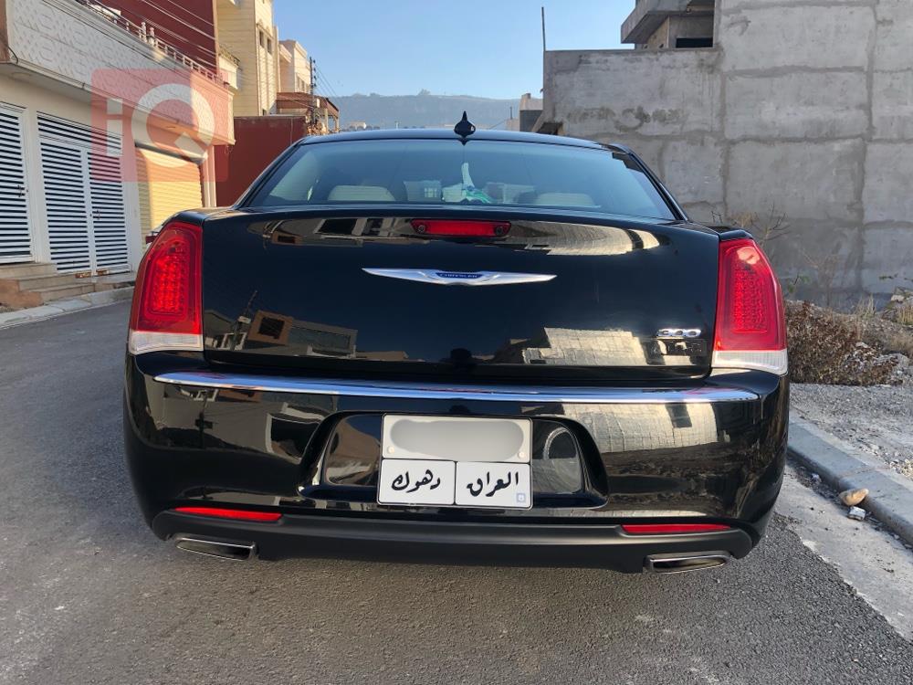 كرايسلر 300
